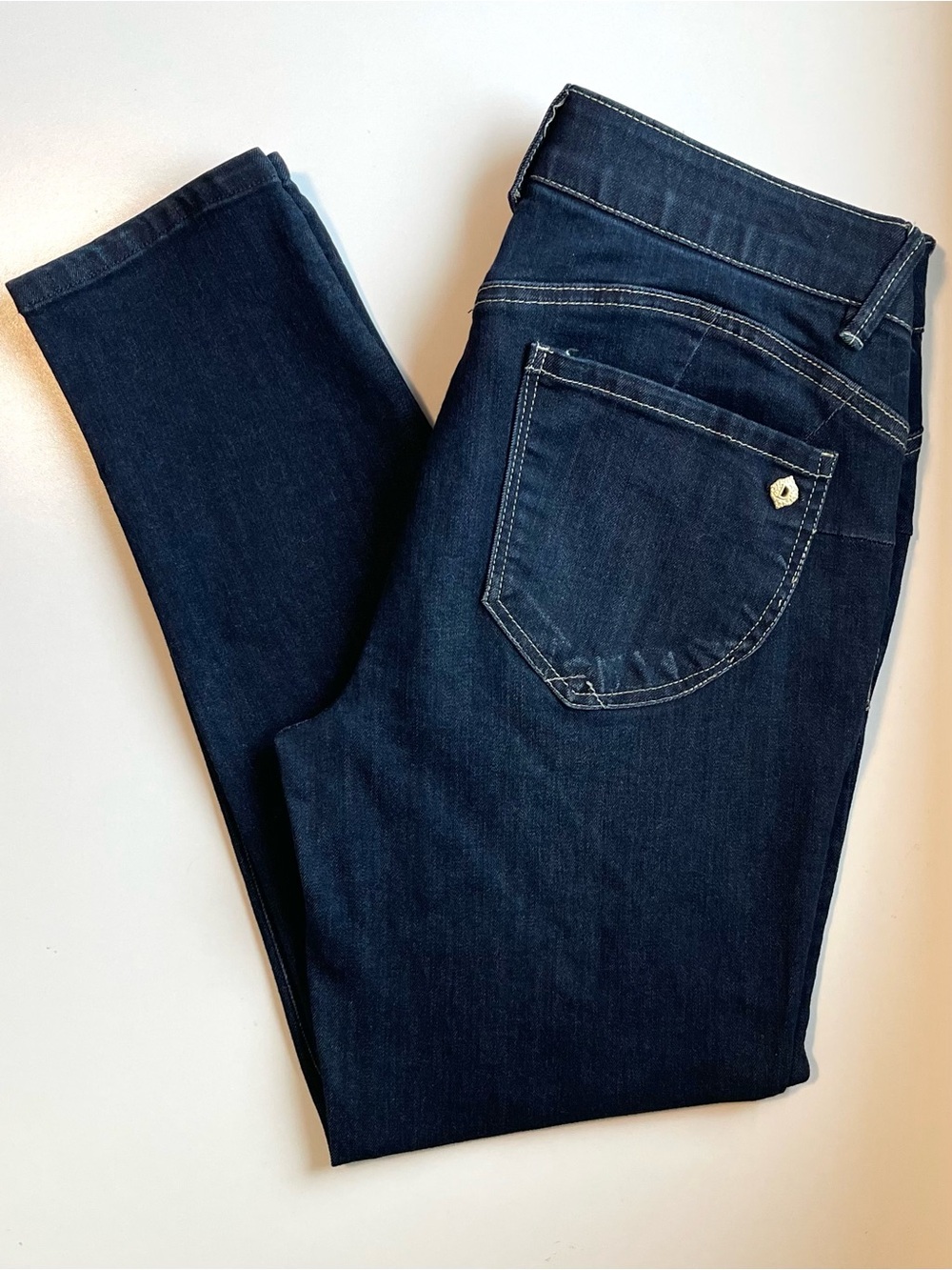 Democracy Absolution Slim Ankle Jeans - Curvy Back Yoke & Dark Wash - Size 8